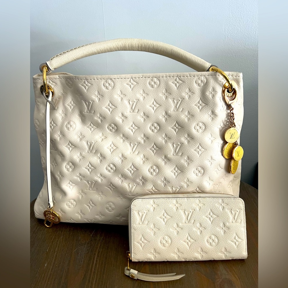 AUTHENTIC LV Empreinte Artsy MM Neige